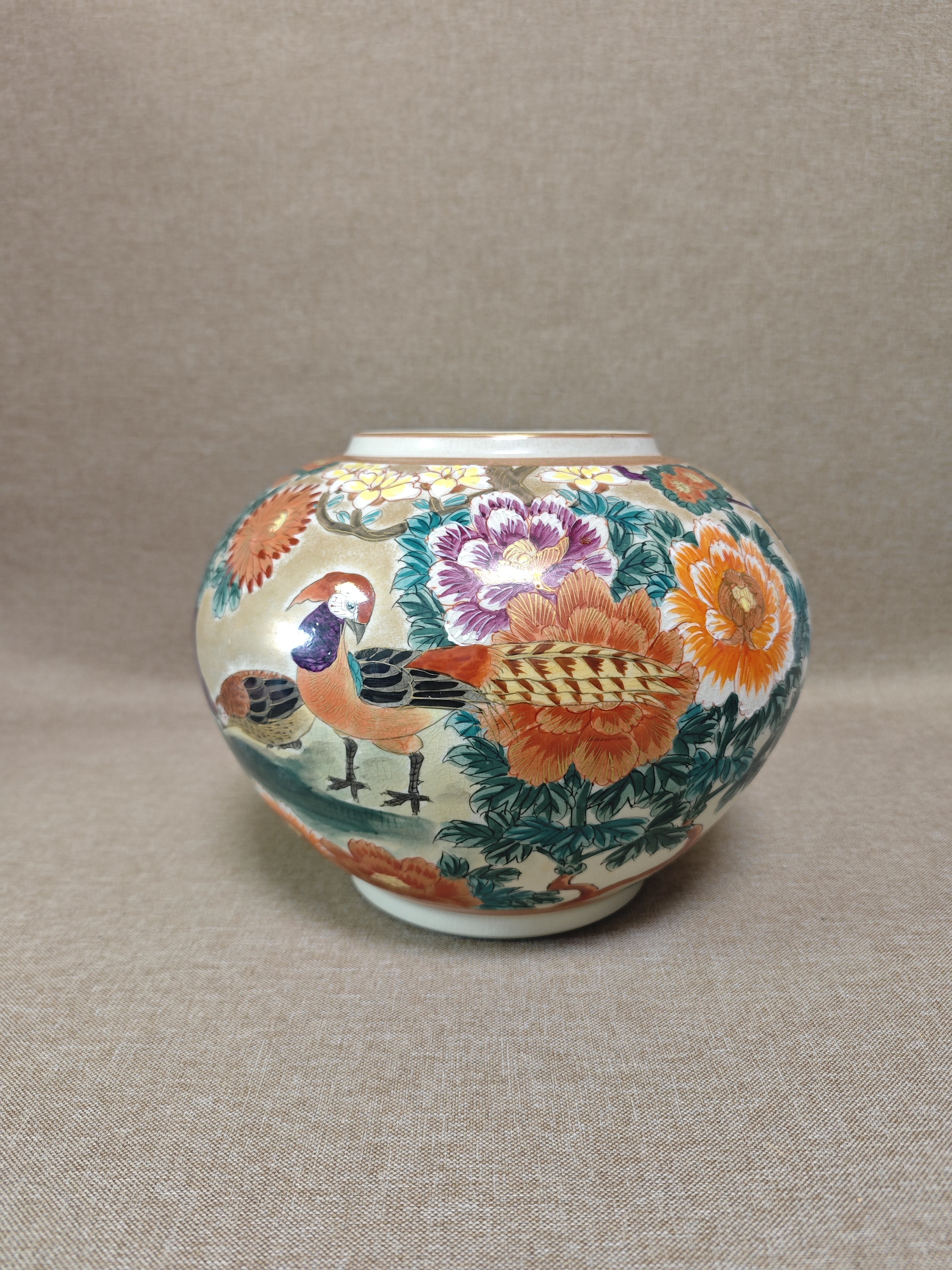 日本进口中古瓷器正品九谷烧秋峰作手绘花鸟花瓶花器（老物件）