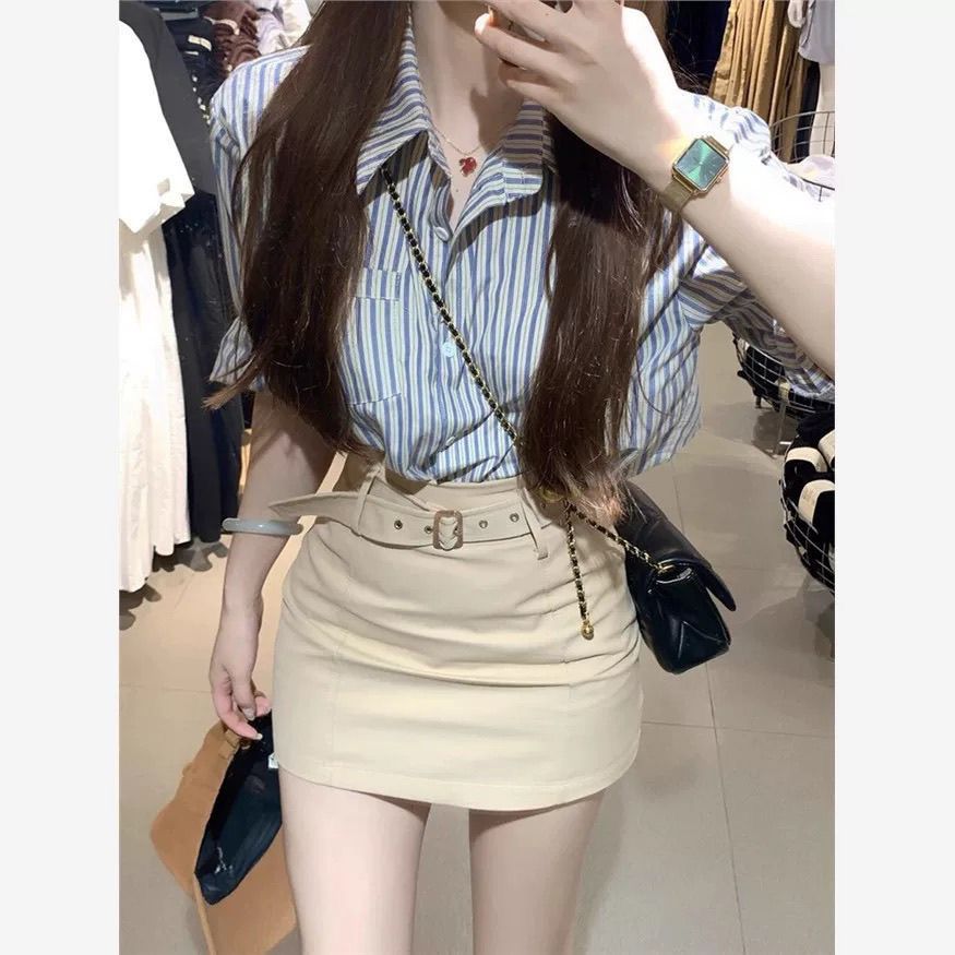 独特漂亮初春套装2026新款蓝色条纹通勤衬衫显瘦御姐风短裙两件套