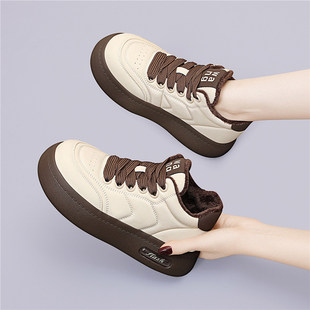 加绒鞋子女款百搭2025新款秋冬季旅游老爹厚底软底运动休闲面包鞋