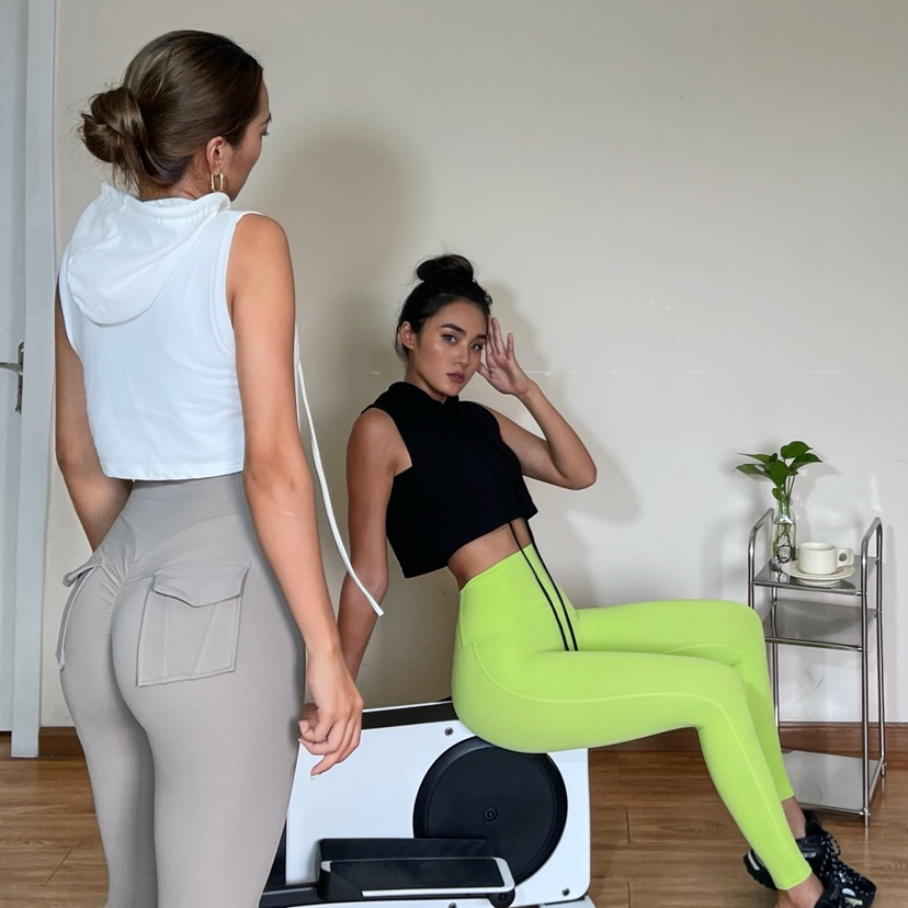 Akiyo studio短袖女宽松型连帽抽绳女健身房运动舞蹈跑步罩衫T恤