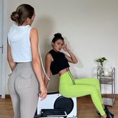 女宽松型连帽抽绳女健身房运动舞蹈跑步罩衫 Akiyo studio短袖 T恤