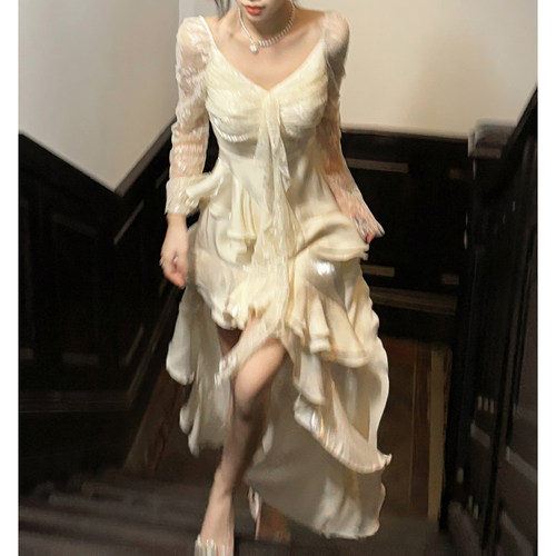 【轻云】柔美蕾丝不规则连衣裙