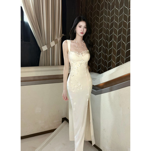 法式立体花朵开叉设计感连衣裙