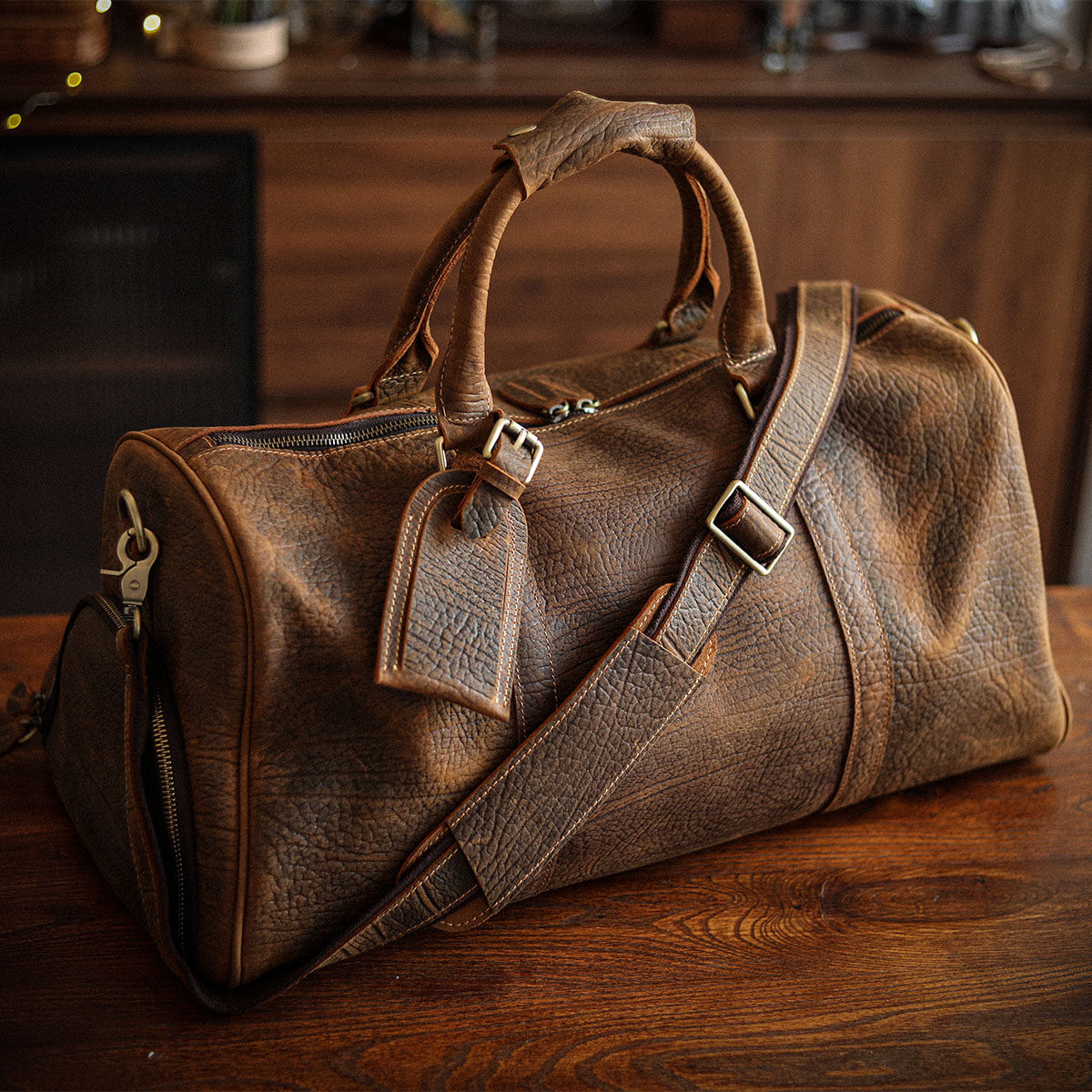 thumbnail for European and American leather men's portable outdoor camping travel bag leather large-capacity boarding bag travel short-distance luggage bag