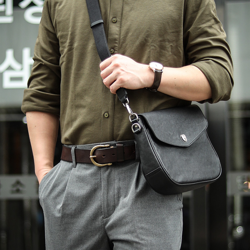 2026新款男士真皮通勤休闲背包黑色横款高级感男包单肩斜挎邮差包,箱包皮具/热销女包/男包,男士包袋,淘宝优惠券,粉丝福利购,淘宝优惠卷