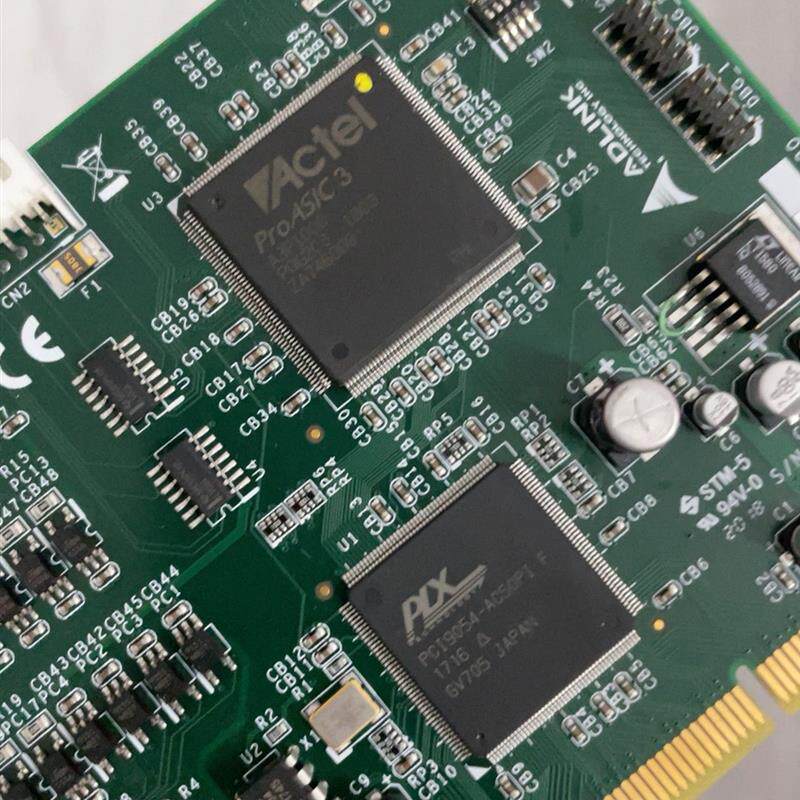 8124控制卡  应该是数控方面的多轴卡