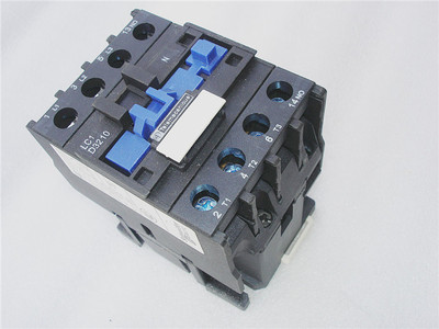 施耐德 Telemecanique 抱闸 交流接触器 LC1-D32...N AC220V 40A