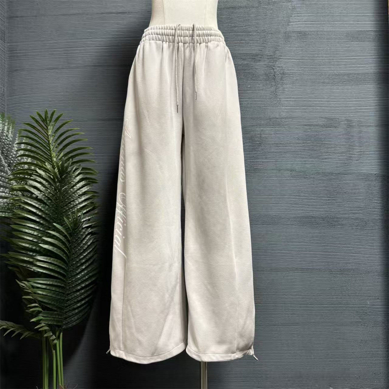 镜服饰2025秋季时尚休闲宽松阔腿卫裤女显瘦高级感休闲长裤20047