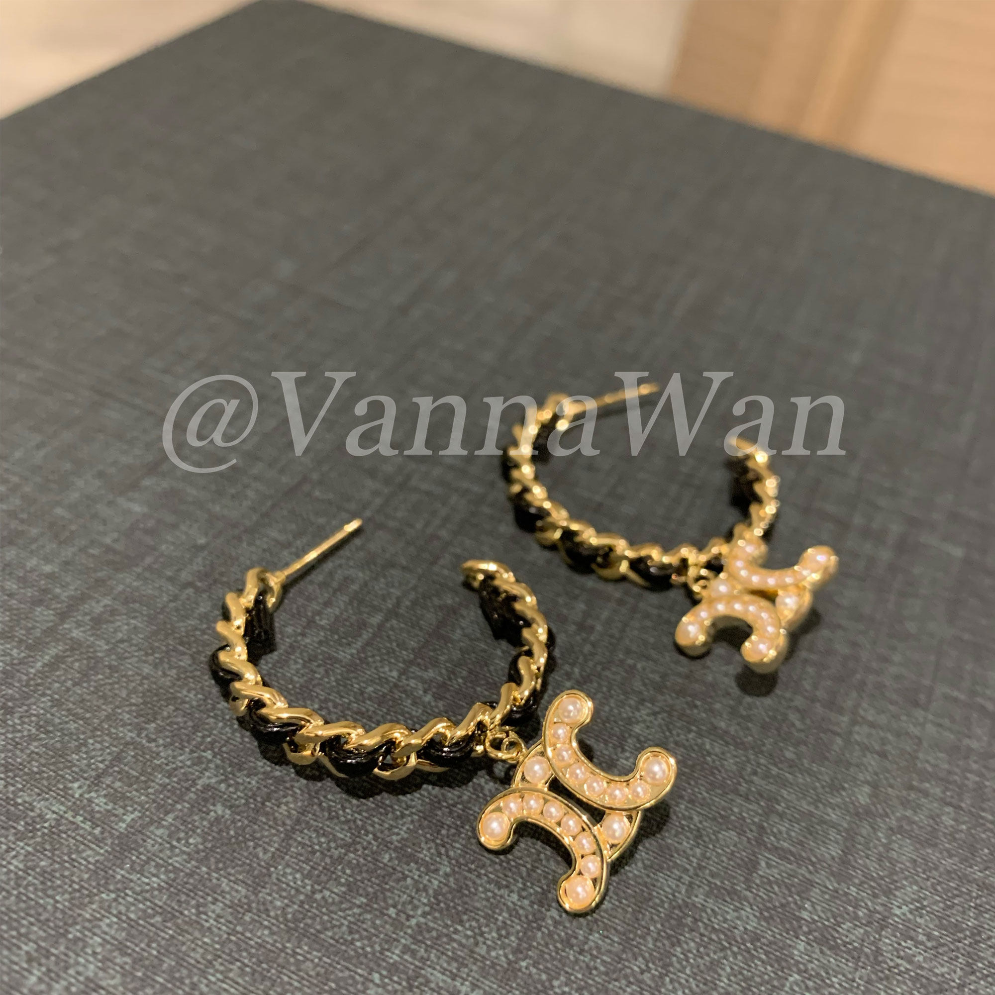 VanWan.Ce!凯门穿皮 高冷!黑金麻花穿皮耳环高级圆耳环925银针