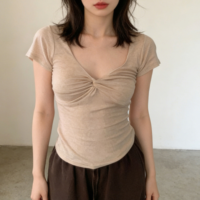 微胖纯欲风T恤女夏2026新款天丝V领收腰显瘦上衣凉感亲肤约会穿搭