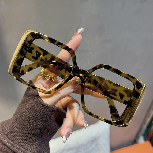 老花眼镜女士时尚大框高清显年轻潮搭摩登粗框洋气豹纹老人老光