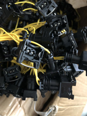 驻车加热器油泵12v24v柴暖改装油泵插头油泵空气暖油泵插头插线头