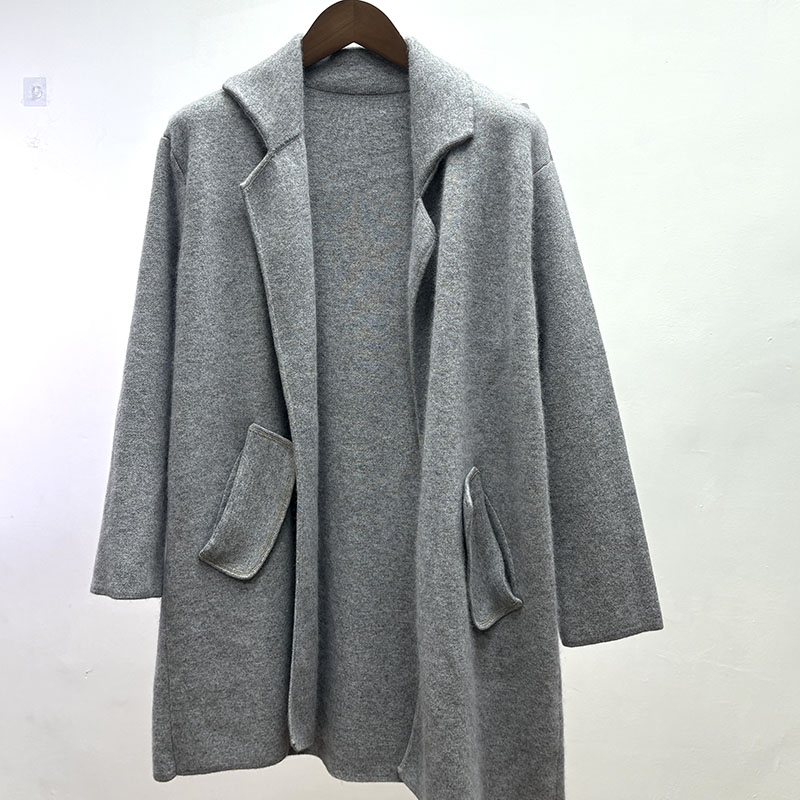 高端尾货捡漏秋冬款女装厚款保暖毛衣大码显瘦百搭中长款大衣外套