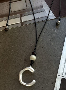 休闲不规则哑光C形金属吊坠长款项链小众设计感百搭气质毛衣链女