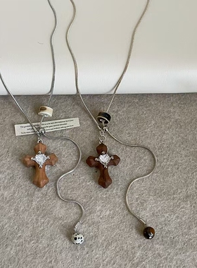 复古锆石爱心木质十字架吊坠项链时尚轻奢气质高级小众锁骨链女