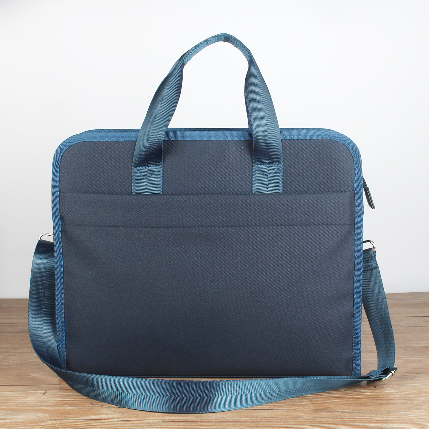 手提单肩斜跨可套拉杆黑色经典包