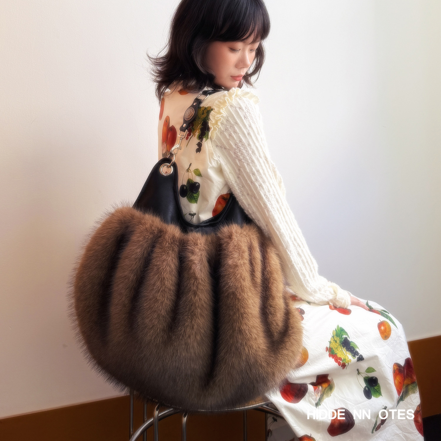 手感超好的毛绒贝壳包