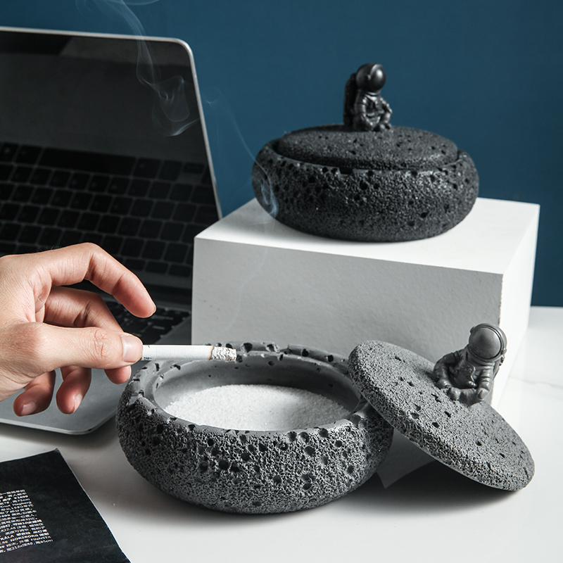 烟灰缸ins风宇航员水泥客厅装饰