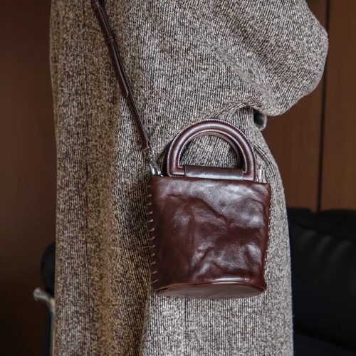 漫色头层牛皮复古小众水桶包