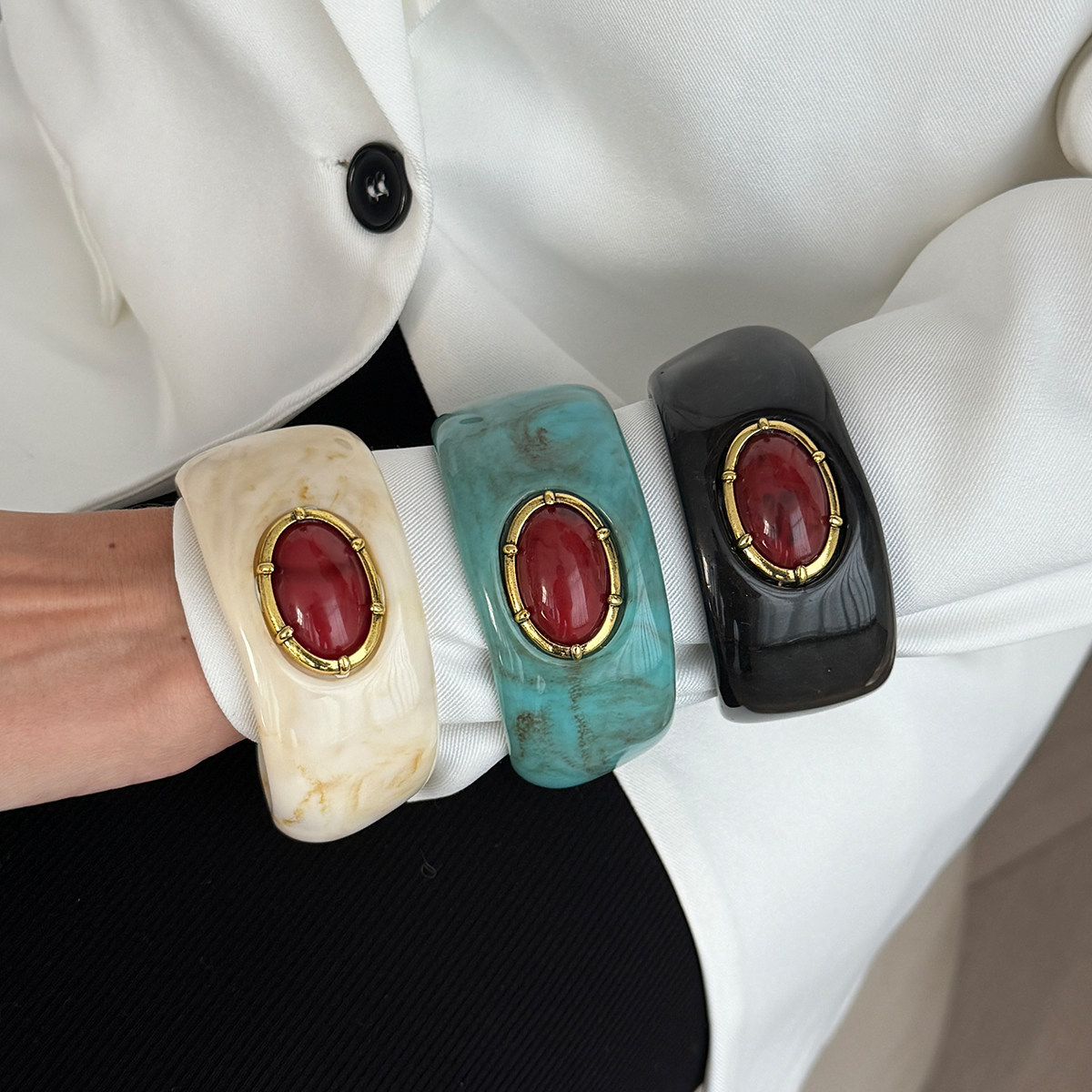 镶钻宝石不规则晕染树脂手镯女2026春季夸张潮流网红写真拍照饰品