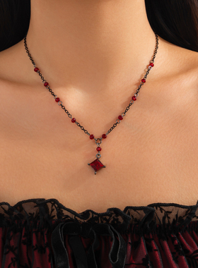 红色方形仿宝石水晶十字链项链女2026春复古时尚百搭搭配服装饰品