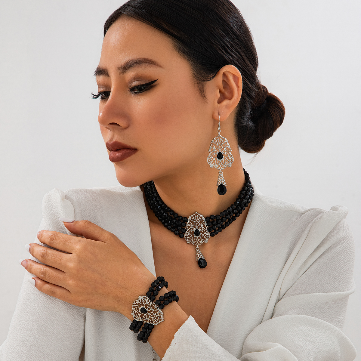 仿水晶珠饰多层手链耳环项链套装欧美轻奢优雅模特舞台走秀配饰品