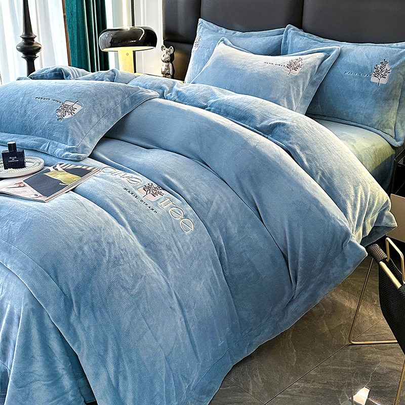 加厚9斤冬季保暖牛奶绒四件套绣花纯色双面绒轻奢床上四件套