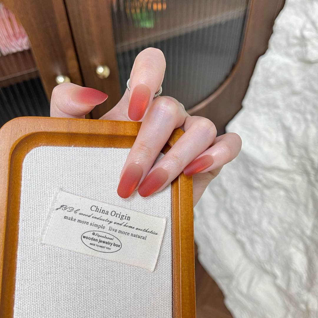 【磨砂红】秋冬高级红色渐变穿戴甲百搭显白甲片