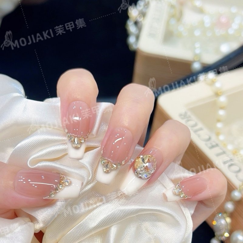 【观上月白】法式乳白镶钻高级感设计穿戴甲日常显白美甲,彩妆/香水/美妆工具,穿戴甲/甲片,淘宝优惠券,粉丝福利购,淘宝优惠卷