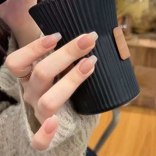 【奶呼呼】日常百搭显白裸粉色渐变手工穿戴甲简约美甲