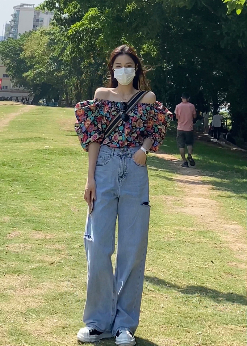 Real price new Korean printed one shoulder top women's wide truffle shoulder bubble sleeve floral shirt fashion