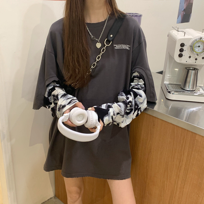 Two pieces of long sleeve T-shirt with camouflage sleeves and loose casual large edition top