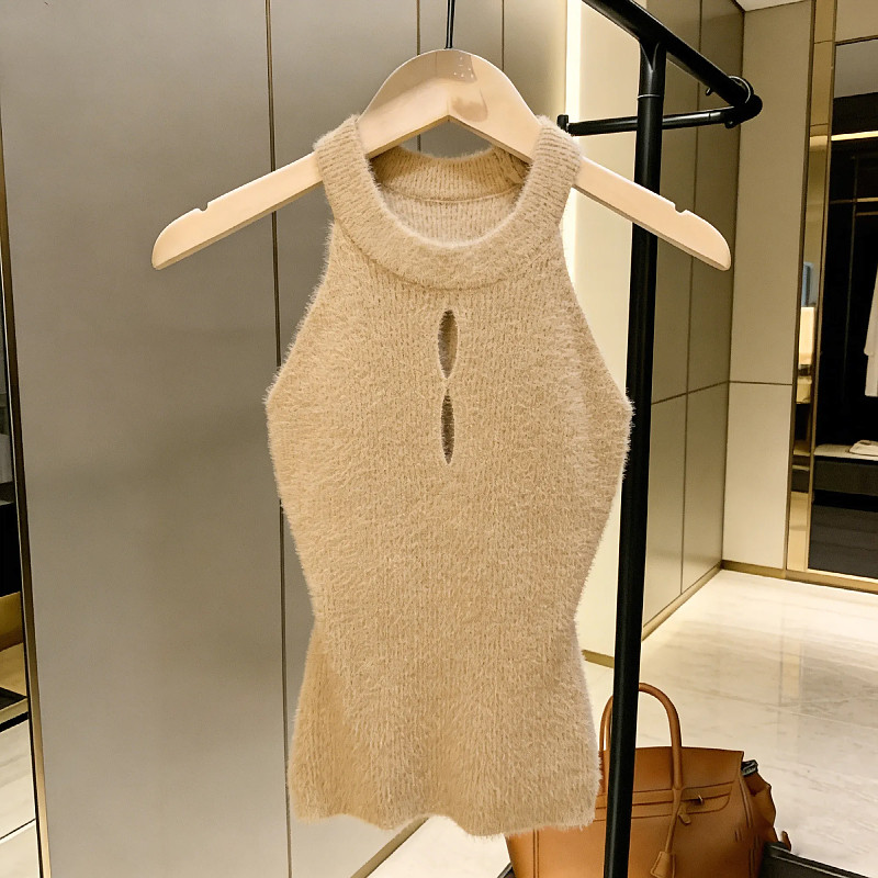 纯欲绒挂脖吊带保暖背心女春夏辣妹极简风无袖内搭带胸垫打底上衣