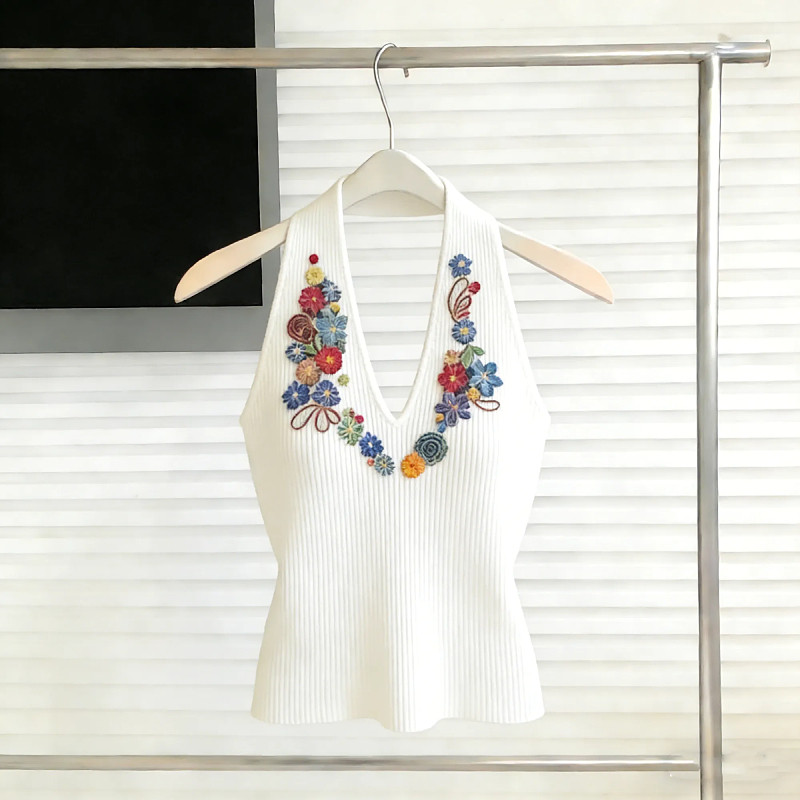 辣妹风V领绣花挂脖吊带背心女春季新款性感修身显瘦无袖露背上衣