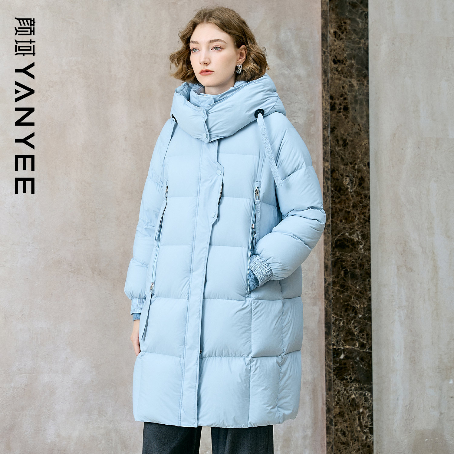 颜域蓝色中长款连帽羽绒服