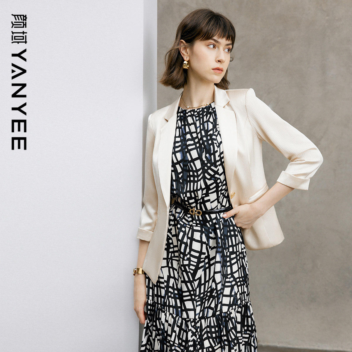 颜域百搭白色西装外套女2026新款早春职业装西服七分袖高级感正装