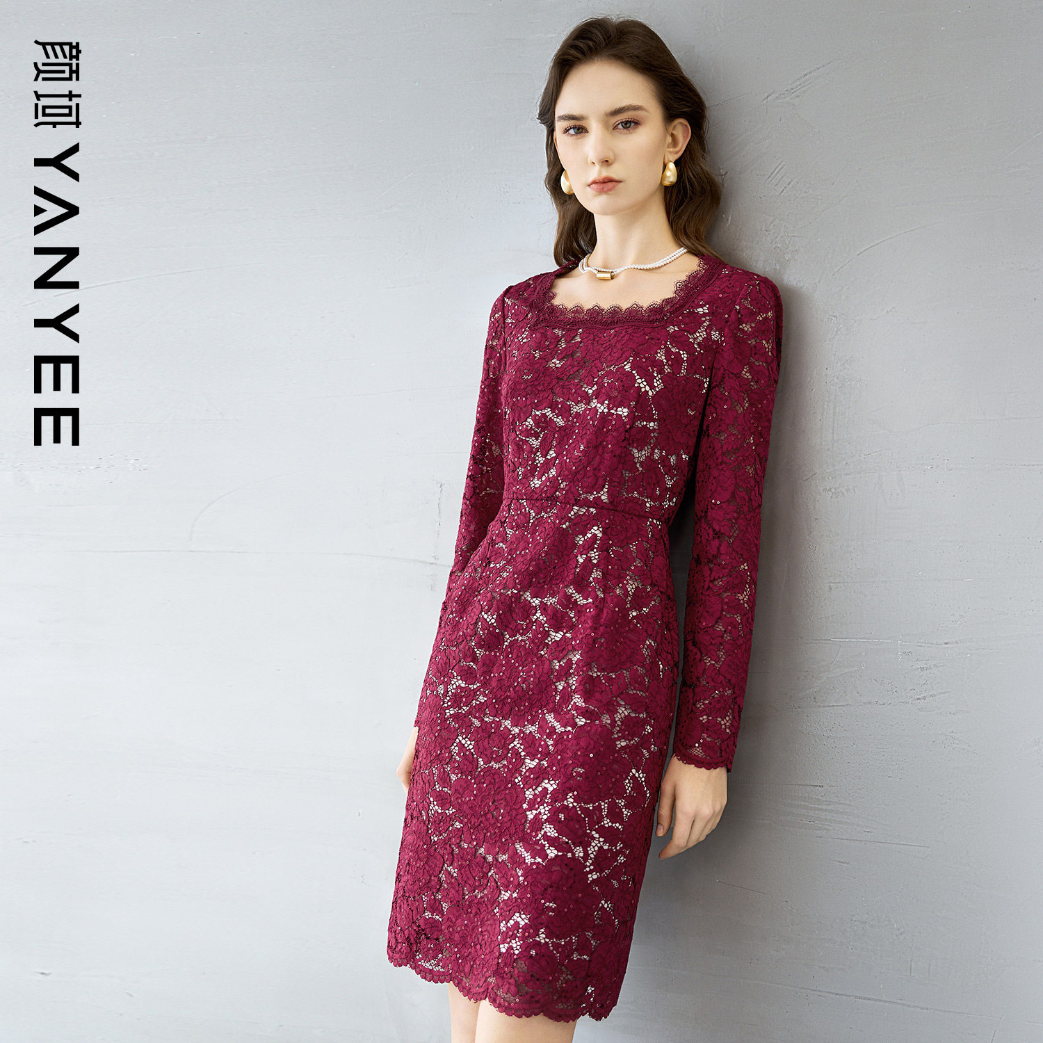 颜域红色收腰蕾丝连衣裙女2026春季新款显瘦短款高贵气质年会裙子