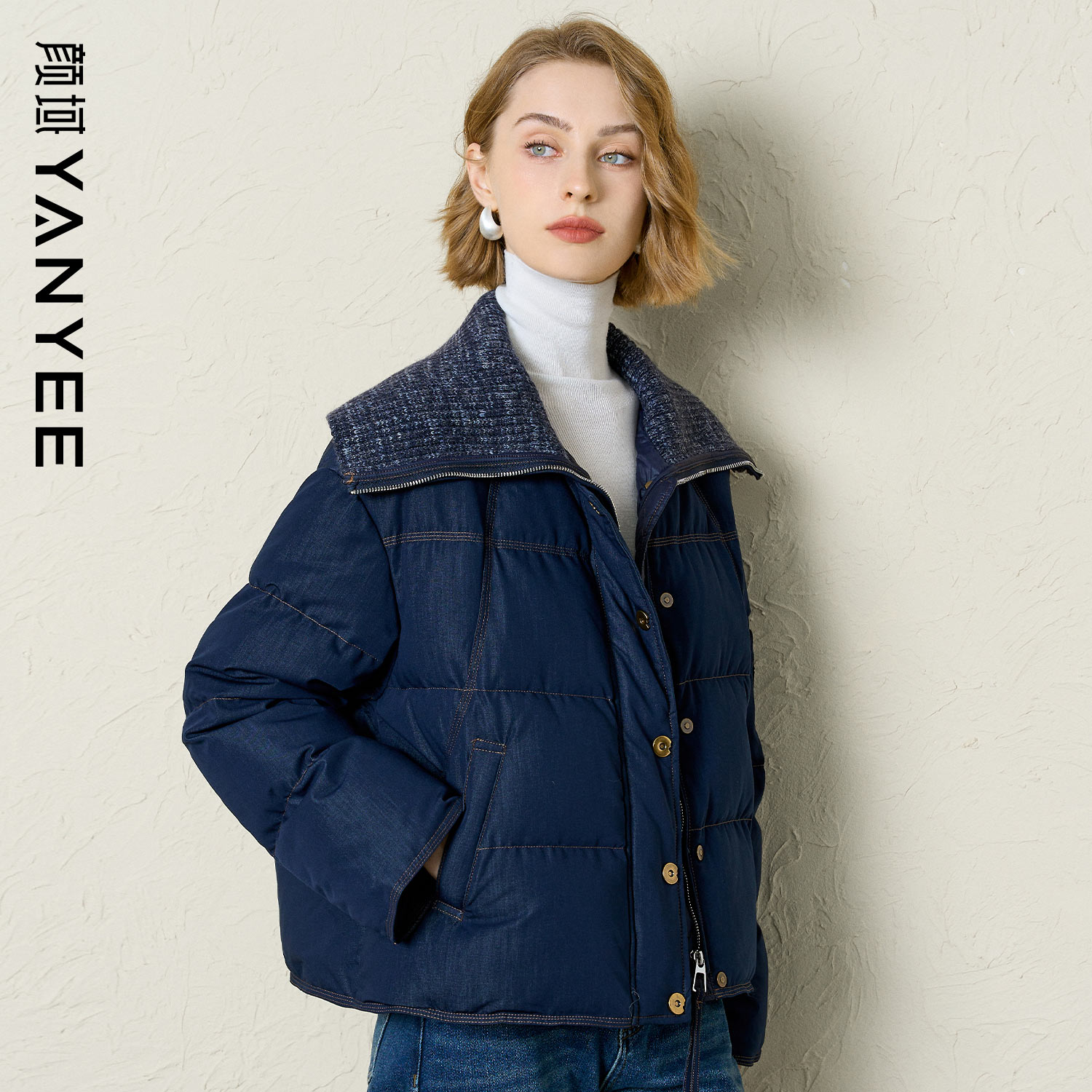 颜域独特翻领加厚羽绒服