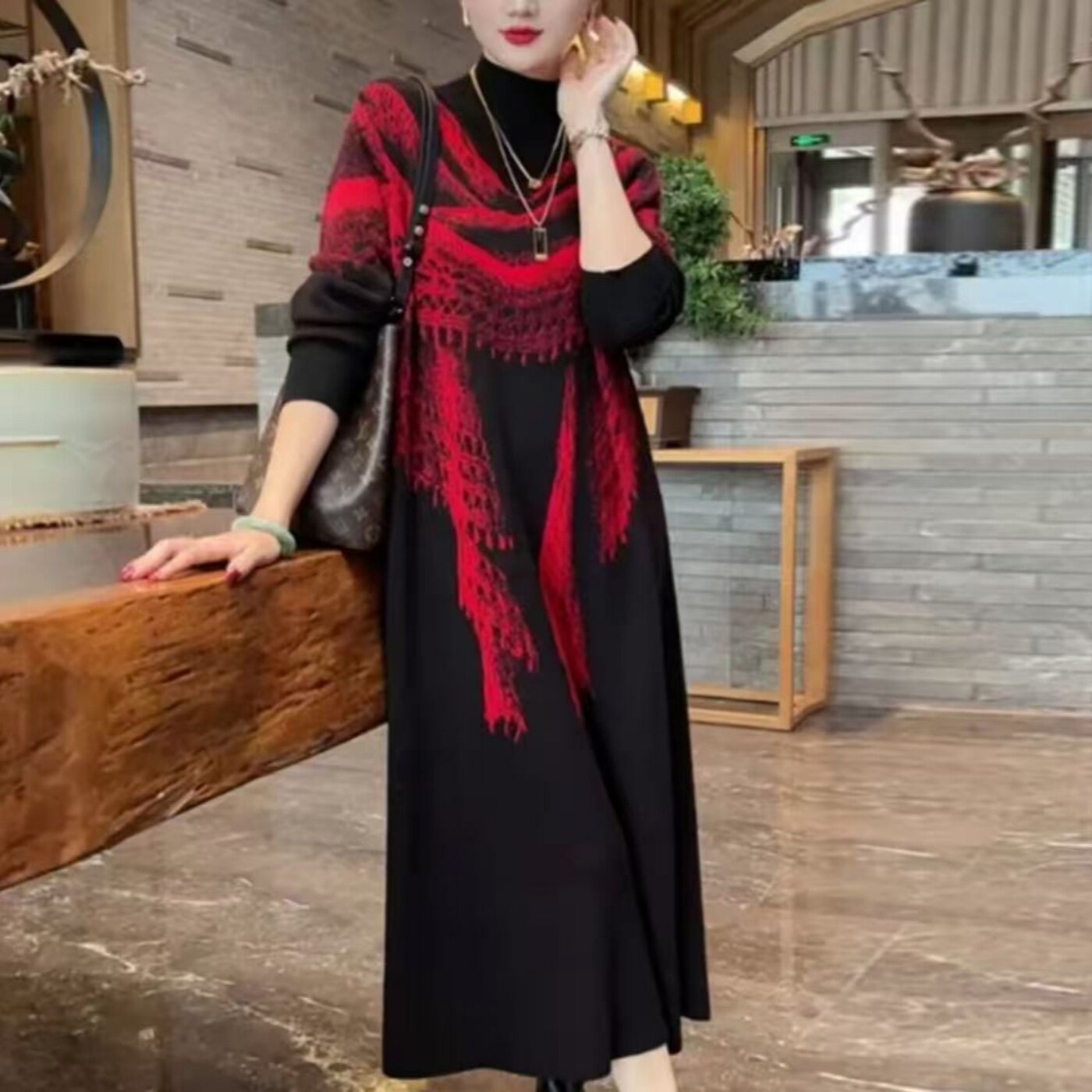 妈妈冬装宽松加厚针织连衣裙中老年女装冬季新款保暖毛衣打底裙子