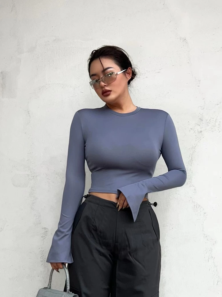 [Never return or exchange for big promotion products] LA PINKY homemade tight and slim round neck slit horseshoe sleeve top