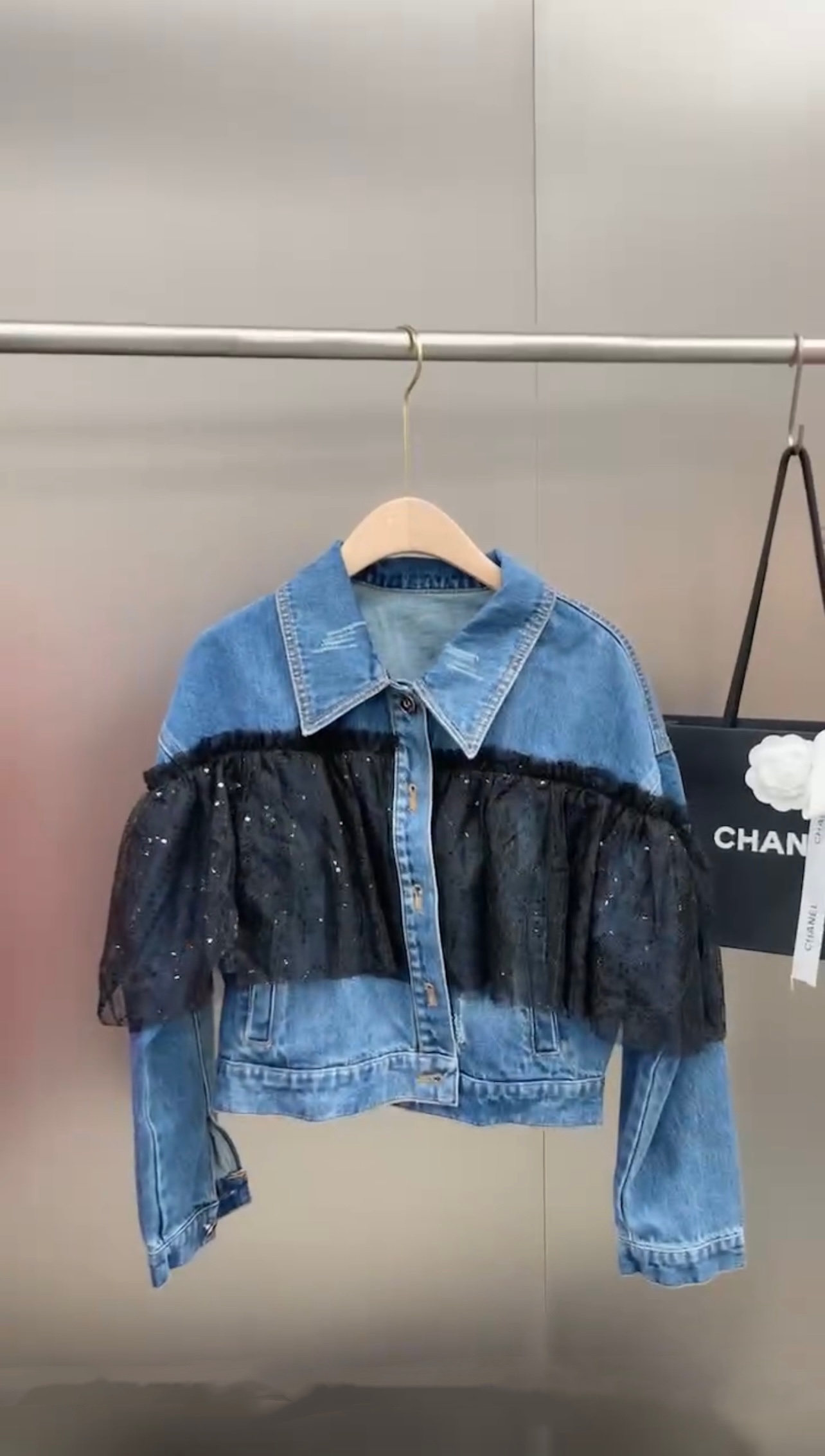 欧洲站2025春季张家新款港风设计感拼蕾丝甜美宽松牛仔外套女装