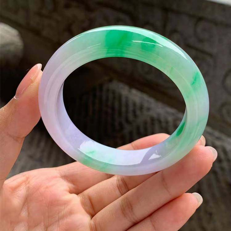 春带彩紫飘绿翡翠处理玉手镯