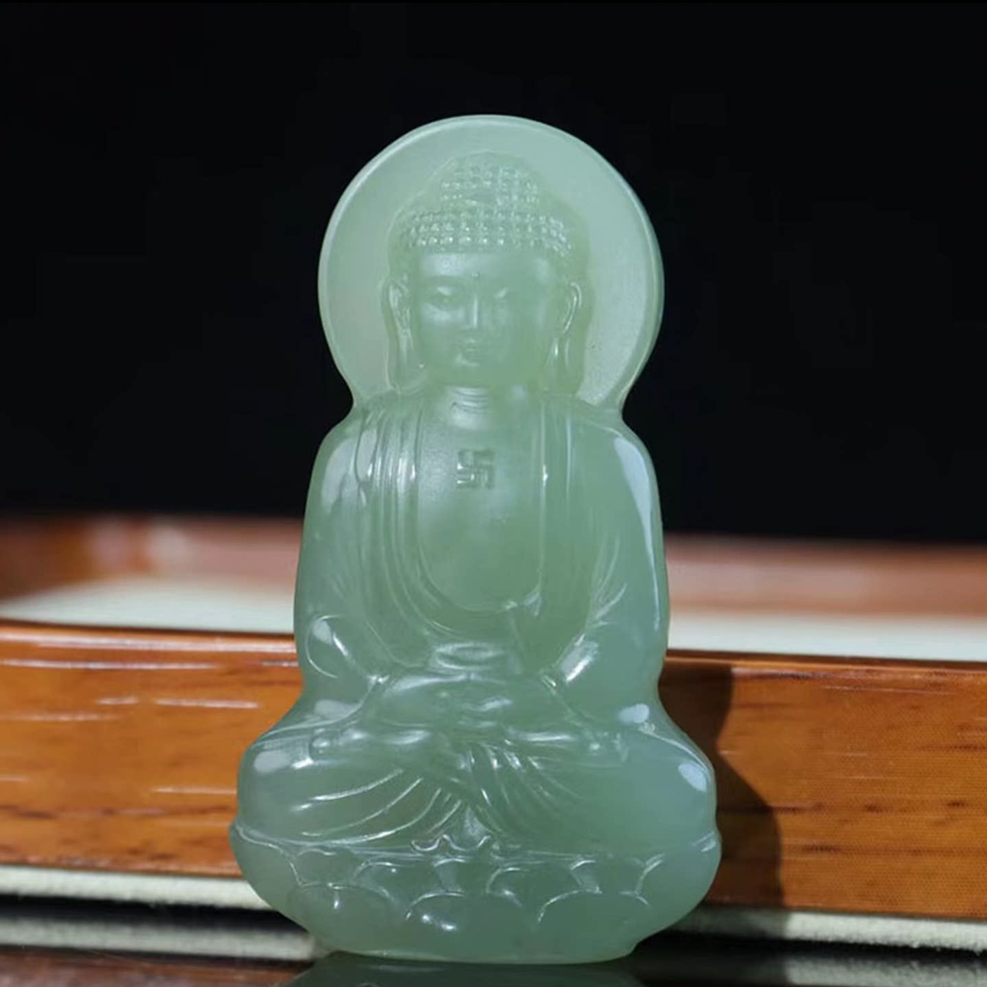 天然正品和田玉大日如来吊坠
