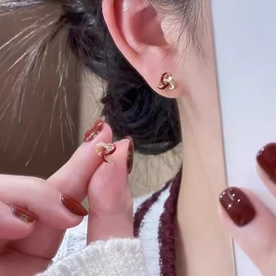 安可拉红三角交叉缠绕滴油爆款 耳钉女耳环气质精致小巧小众耳饰