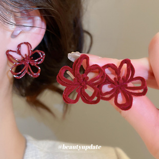 银针植绒镂空花朵耳钉安可拉红复古优雅百搭耳环轻奢高级感耳饰女