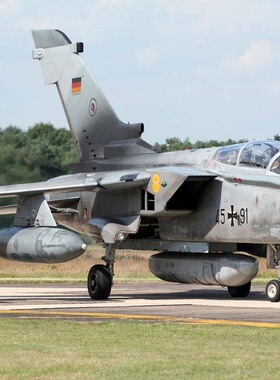 战舰战机战斗机飞机军事武器轰炸机歼击机侦察机摄影海报装饰168C