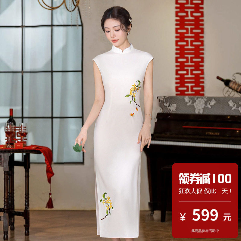 竹节仿棉旗袍长款无袖刺绣改良连衣裙轻奢高级感绝美新中式年轻款