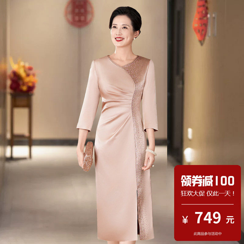 中年妈妈高档旗袍裙奢华优雅年轻款2026新款轻奢风春款改良版大码