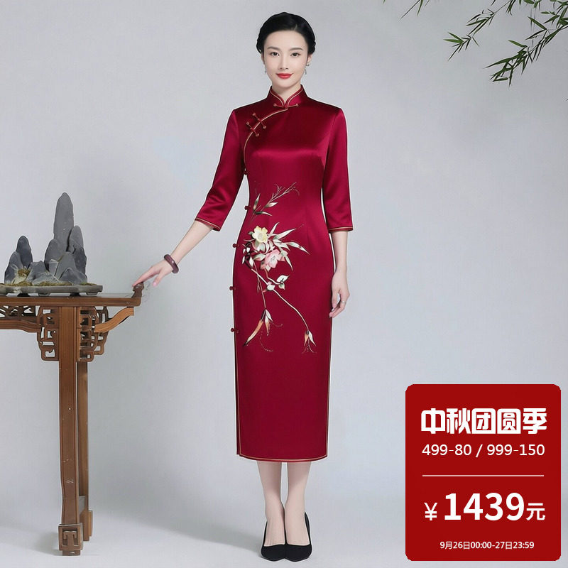 醋酸缎面传统风酒红色七分袖刺绣旗袍女高端优雅宴会新中式礼服裙