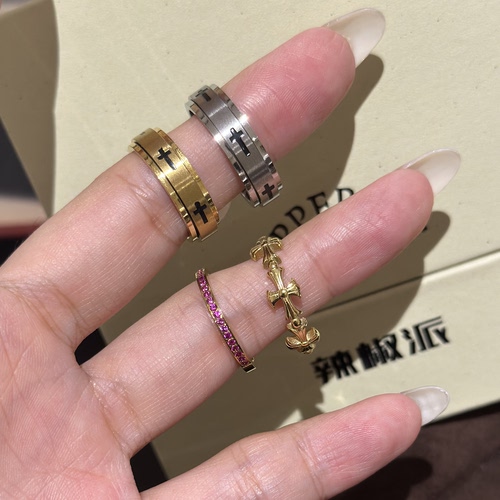 辣椒派定制钛钢不掉色黑金克克十字架戒指女火龙果色轻奢高级情侣